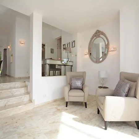 Vale Do Garrao Sleeps 8 With Pool Air Con And Wifi Villa Vale do Lobo