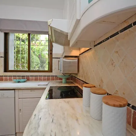 Vale Do Garrao Sleeps 8 With Pool Air Con And Wifi