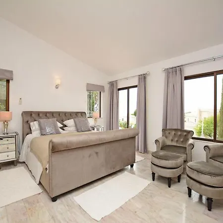 Vale Do Garrao Sleeps 8 With Pool Air Con And Wifi Villa Vale do Lobo