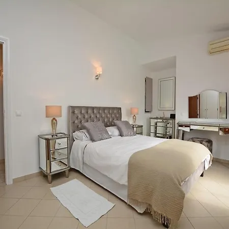 Villa Vale Do Garrao Sleeps 8 With Pool Air Con And Wifi