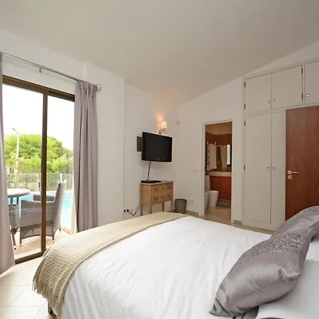 Βίλα Vale Do Garrao Sleeps 8 With Pool Air Con And Wifi